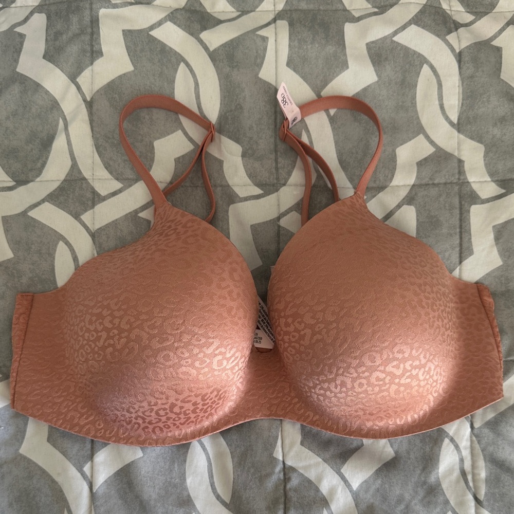 Victoria's Secret Leopard Print Bra in Pink